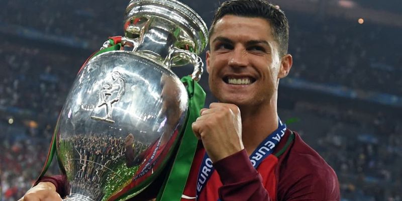 cầu thủ toàn diện nhất thế giới - Cristiano Ronaldo: Biểu Tượng Của Tính Toàn Diện