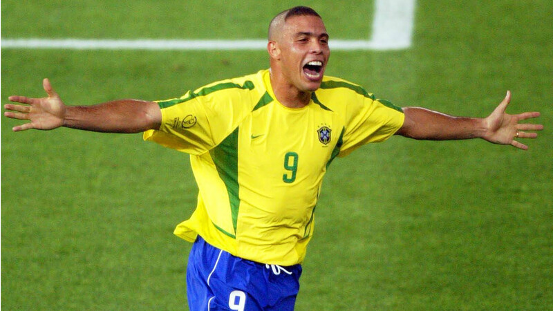 Huyền thoại bóng đá Brazil - Ronaldo